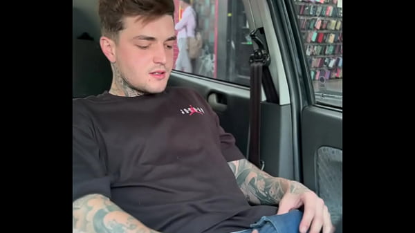 Solo – Punheta No Carro