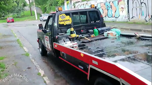 Crushing car – tow truck