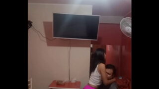 Es un peligro cuando dejan al cuñado con las llaves de la casa, mi cuñado entró sin avisar, y me avisó cuando ya estaba dentro de mí, ouchh dale suave a mi chochito, que rico cuñis no pares