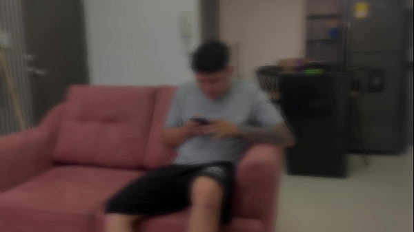 Mi hermanastra esta enojada conmigo porque no la quiero follar duro por el culo. LA CONTENTO CON UNA BUENA COGIDA.