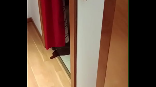 Sorprendido de ver a mi vecina cambiandose de ropa no aguante las ganas de follarmela por el culo