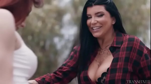 Transfixed – Romi Rain has sex with shemale Ariel Demure – Wash And Learn