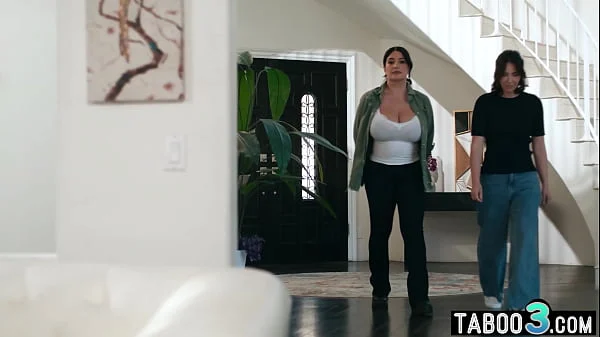 BBW Arab MILF soldier Sarah Arabic visits her lesbian commanding officer