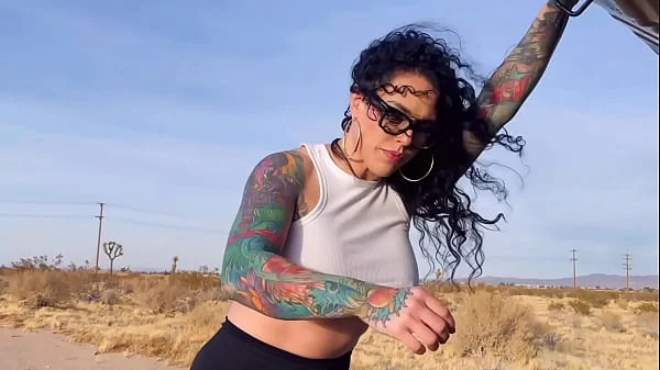 Car Broke Down, Pussy on the Side: Stranger’s Thick Cock Thanked with Roadside Fuck (Bianca Bailee, Flightlifexxx)