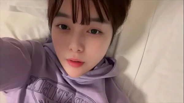 【自撮りオナニー】今日おか◯さんいないから部屋で気軽におなにーできて嬉しかったです…