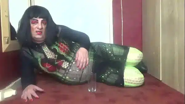 bisexual crossdresser is it me or is it that no one eles likes it because i do i love it part 1