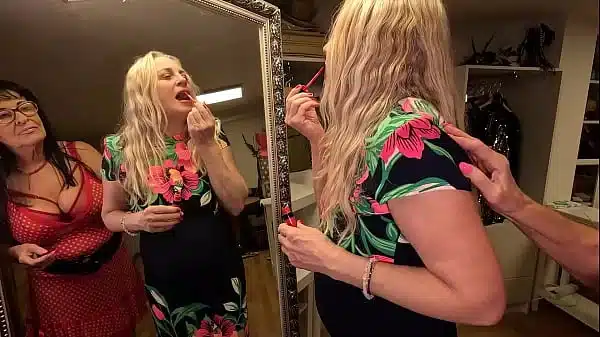 Lesbian fingering fun until orgasm