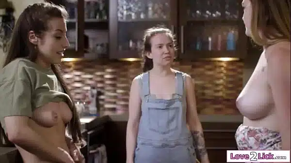 I lick the plumbers apprentice her pussy