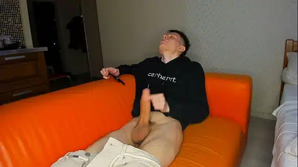 Twink Star Pinches Wet Shaft For Massive Cum Eruption