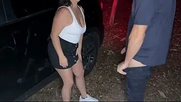 Dei carona para casada safada e a puta ficou cheia de tesao, fez eu parar o carro pra fuder ela no meio do mato, o marido corno traido estava em casa esperando sem saber.