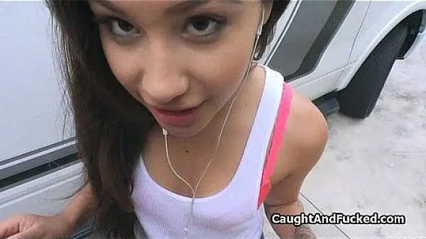 Zaya Cassidy washes car to ride dick